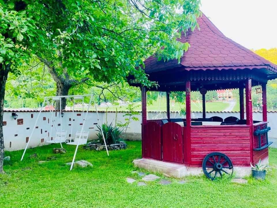 Pensiunea Miraj Polovragi Ngoại thất bức ảnh