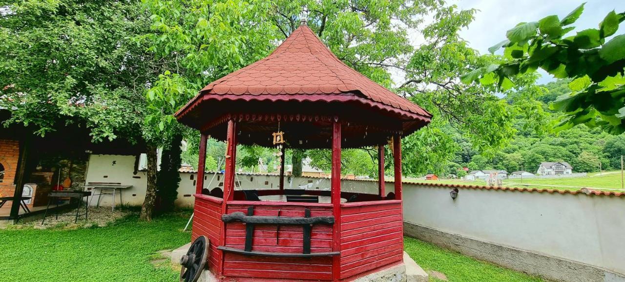 Pensiunea Miraj Polovragi Ngoại thất bức ảnh