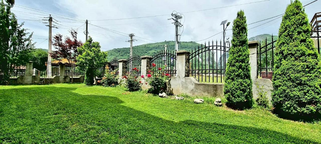 Pensiunea Miraj Polovragi Ngoại thất bức ảnh